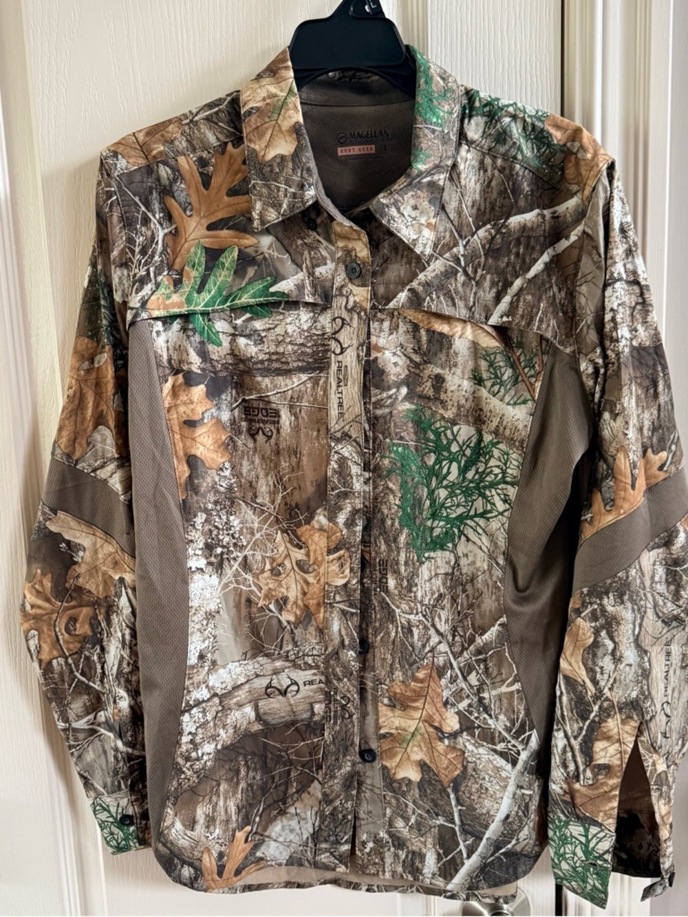 Magellan Outdoors Hunt Gear long sleeve button up. Size large